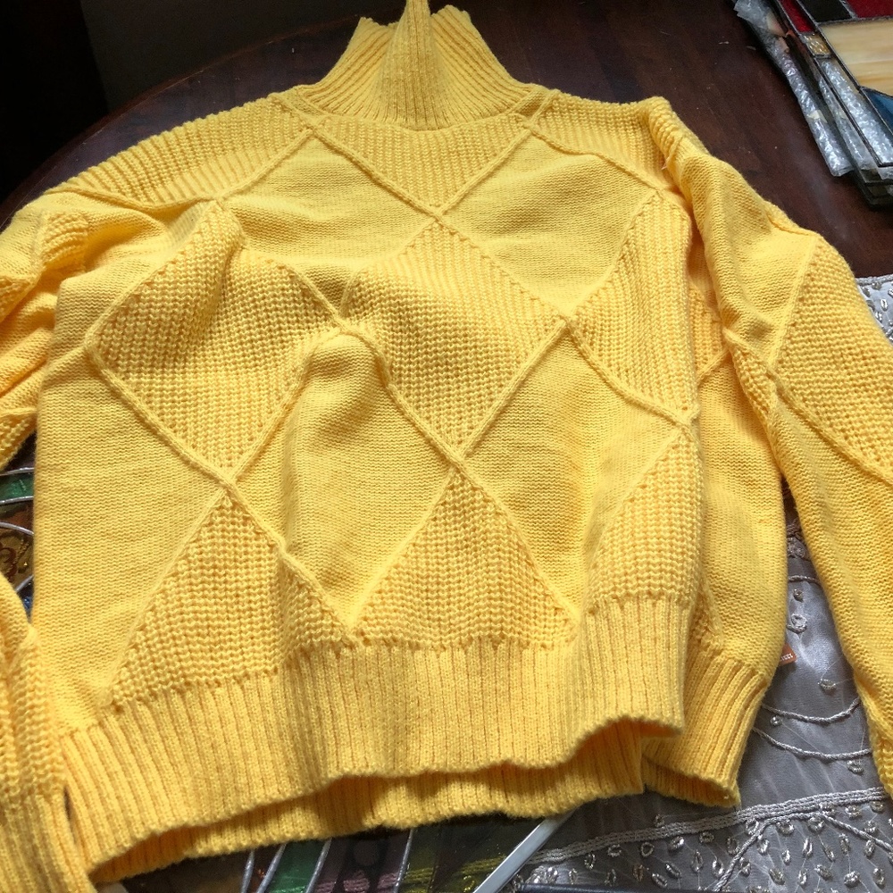 Brand new pullover